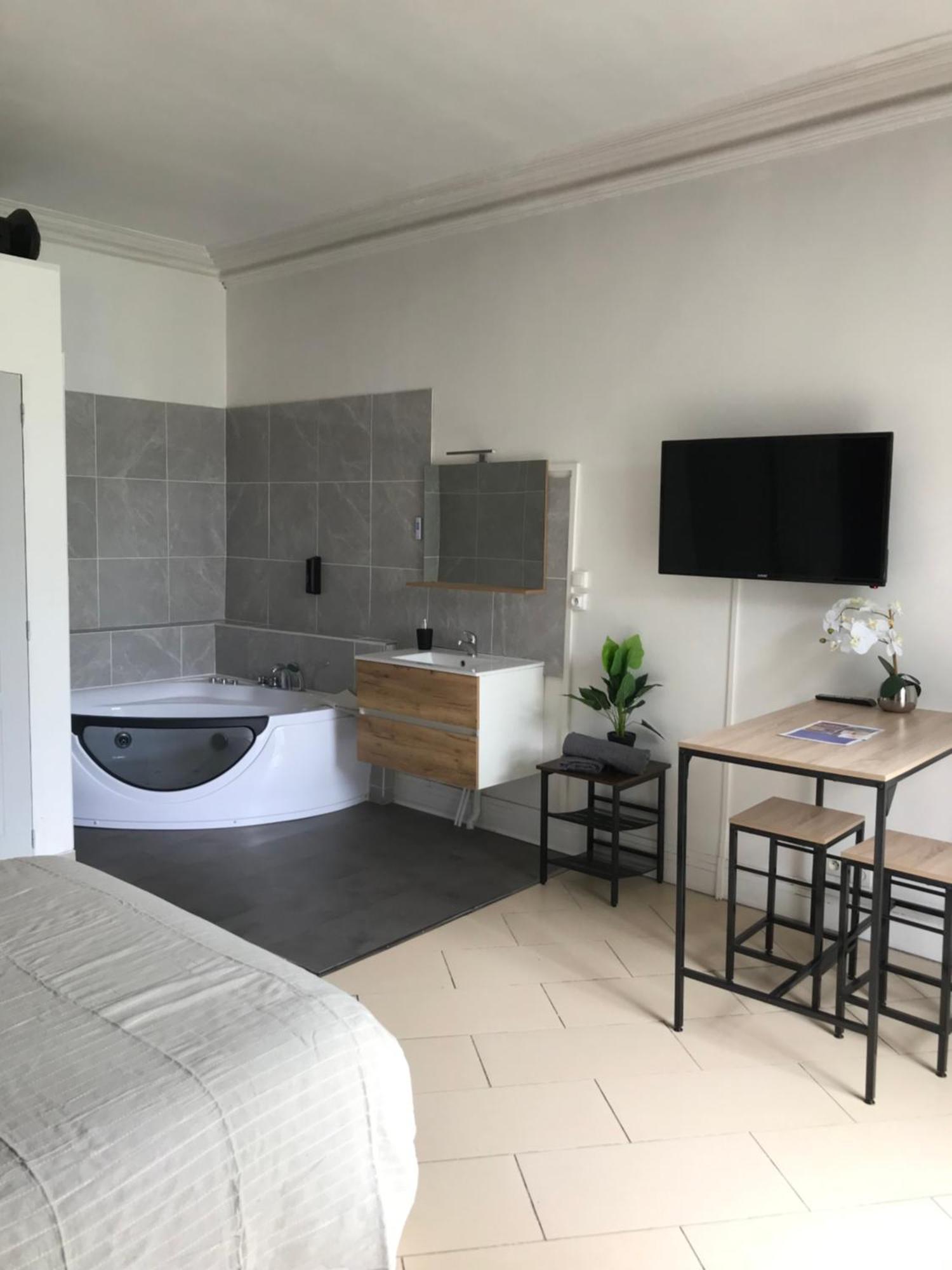 La Maison De Mathilde Alençon Esterno foto